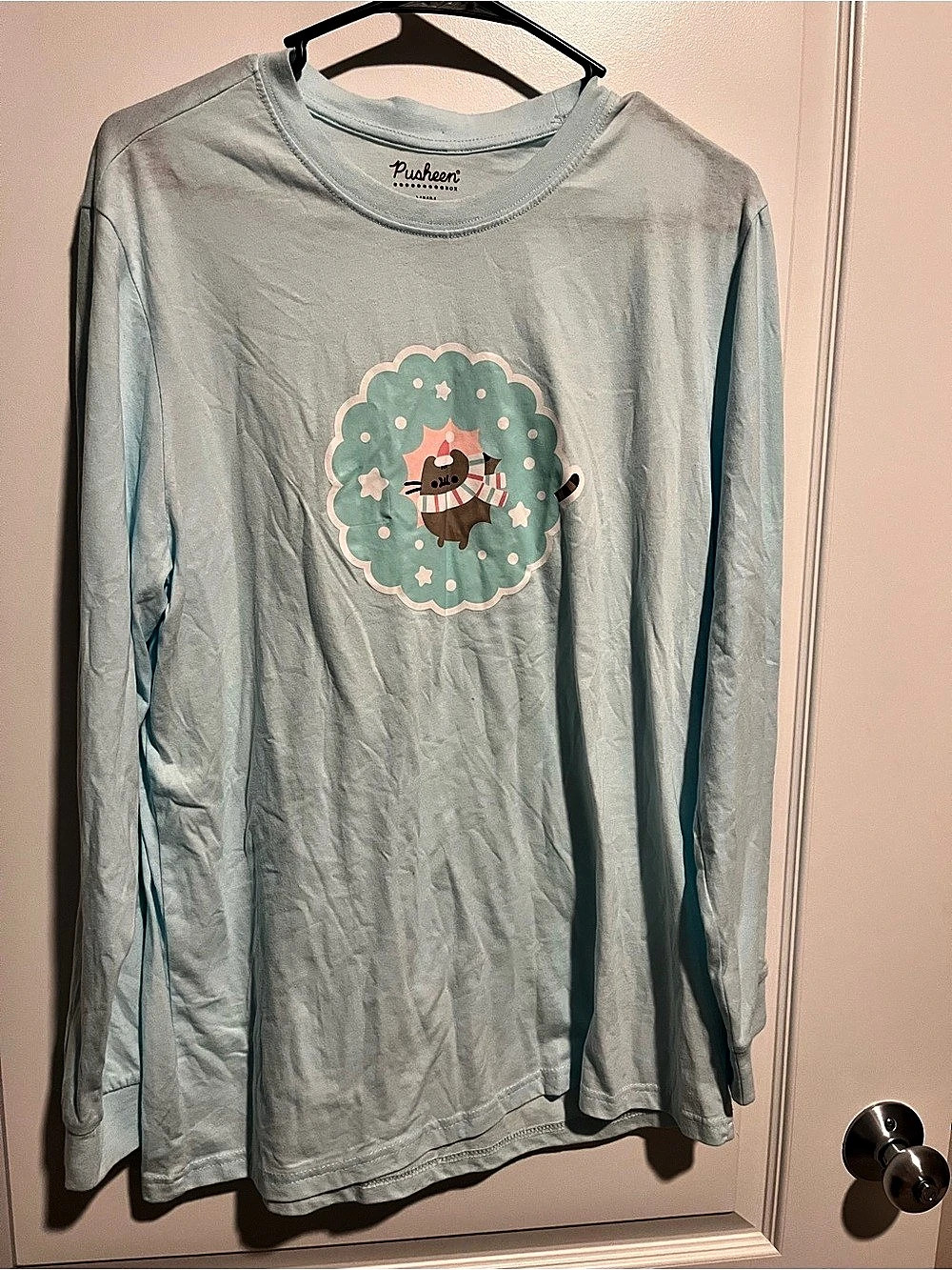 Pusheen Winter 2021 Pusheen Box Holiday Wreath Long Sleeve Shirt Holiday Wreath